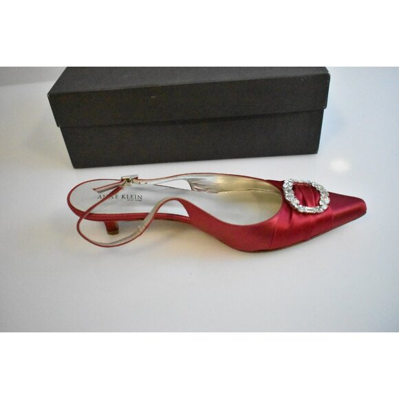 Anne Klein Red Satin Kathryn Short Heels Pointy Toe New Size 9 - Picture 5 of 8